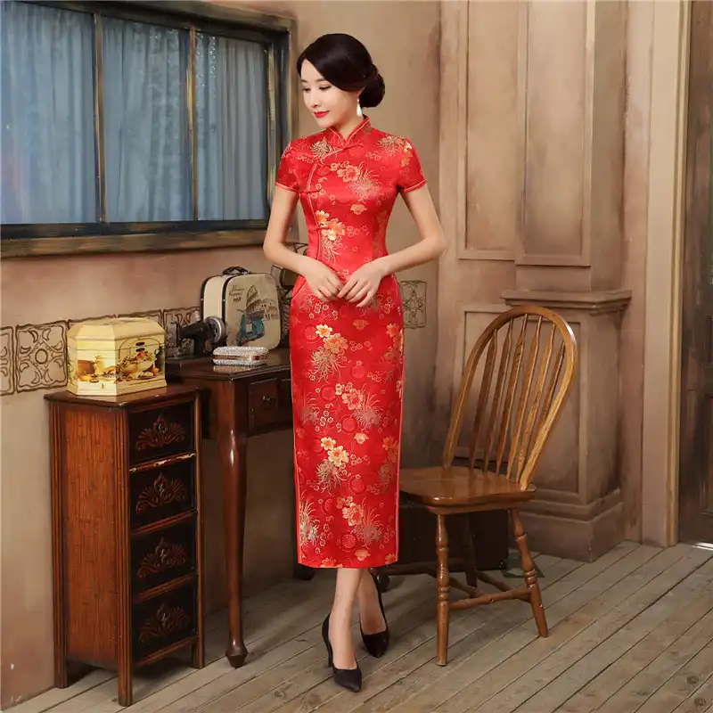 Front view of green qipao dress showcasing Mandarin collar and short sleeve elegant design.