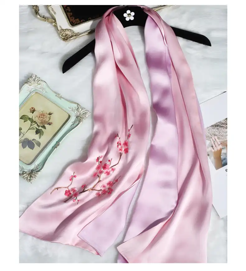 16MM silk scarf corner detail showing hand-rolled edges and premium finishing quality.