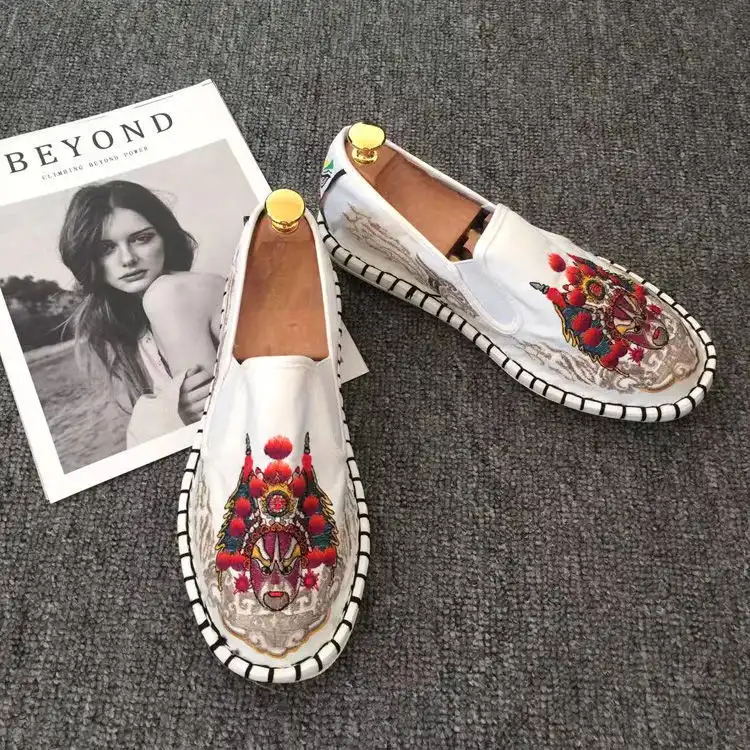 Traditional Old Beijing cloth shoes with flower embroidery pattern in black cotton casual style.