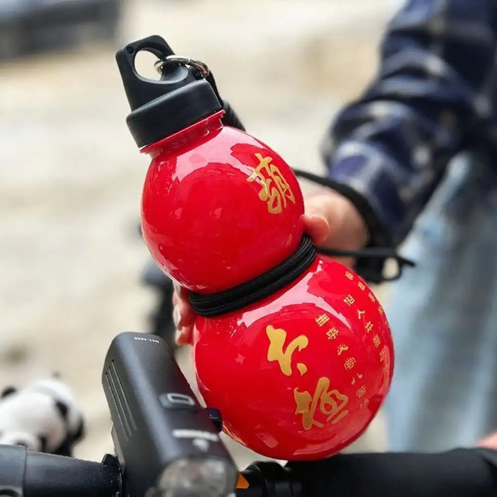 Traditional Chinese gourd water bottle showing dishwasher safe cleaning and maintenance features.