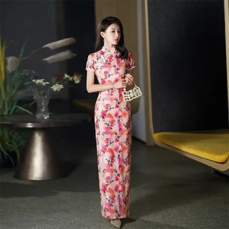 Vintage streetwear cheongsam worn by young woman demonstrating trendy urban fashion aesthetic.