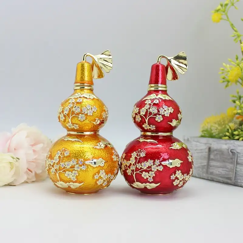 Wu lou trinket box with jewelry inside demonstrating practical storage capacity.