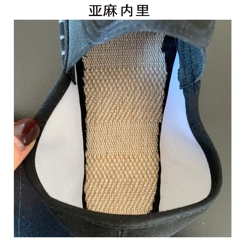 Canvas construction detail showing stitched upper fixing method and traditional Chinese craftsmanship.