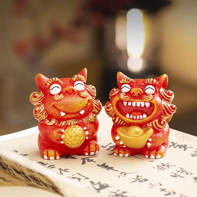 Foo dog statue size comparison 5.3cm compact desktop office decor protection ornament.