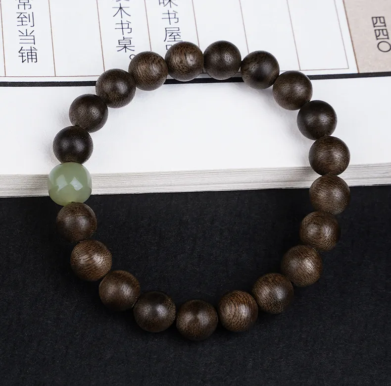 Elegant Kyara agarwood bracelet suitable for both men and women spiritual practitioners.