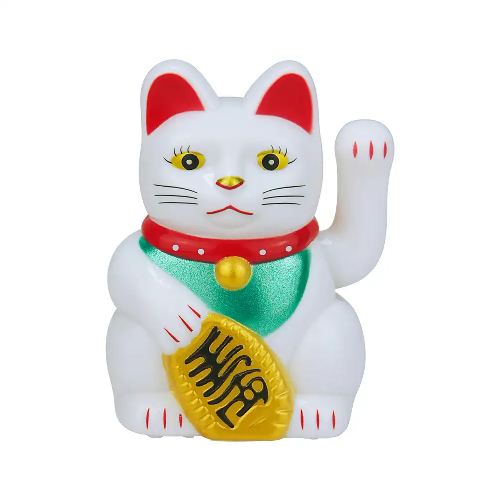 Solar lucky cat working in direct sunlight demonstrating eco-friendly operation.