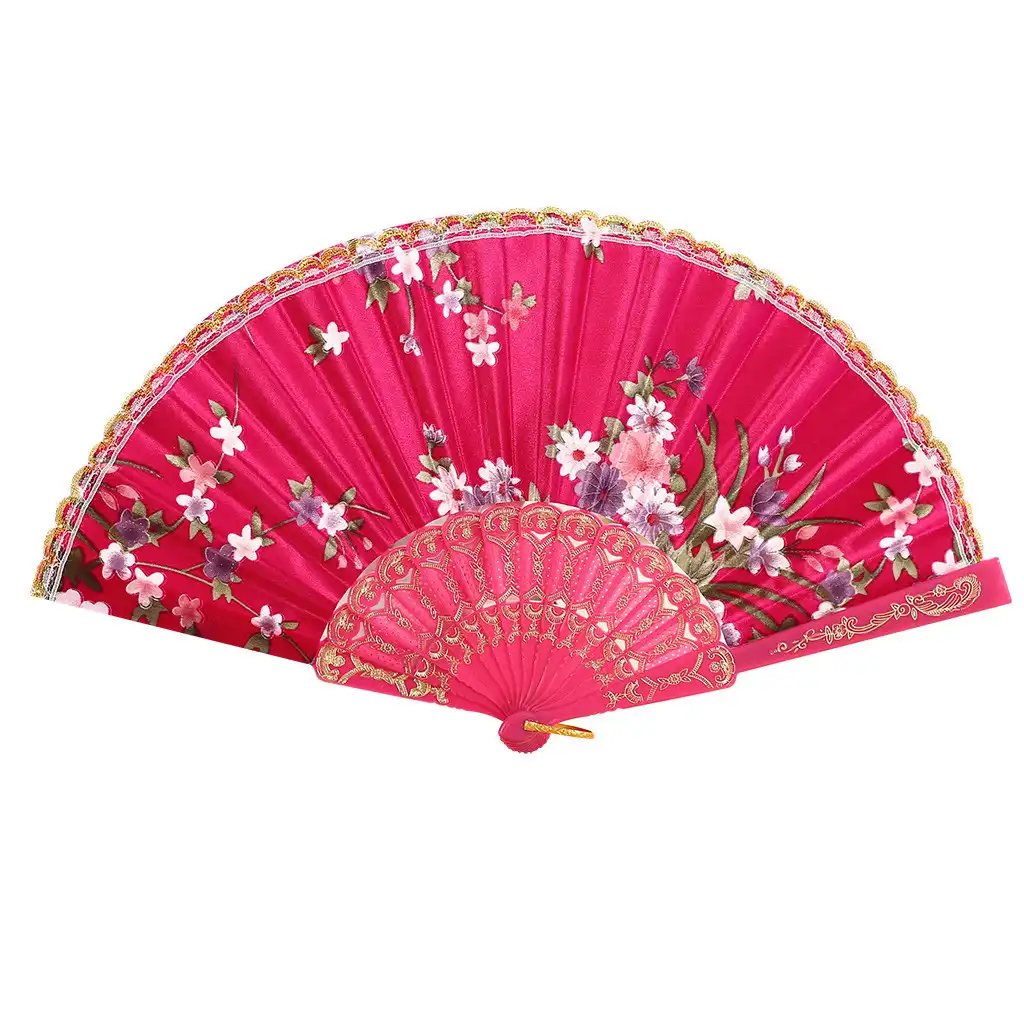 Size comparison of Japanese folding fan next to common objects demonstrating portable dimensions.