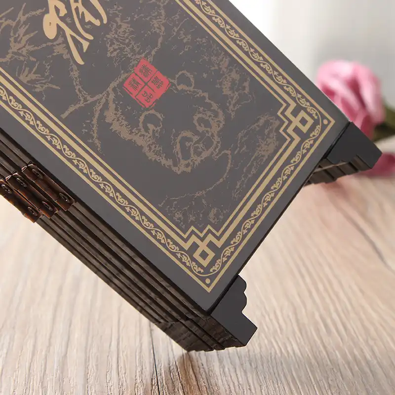 Chinese cultural souvenir screen showing gift presentation and packaging appeal.