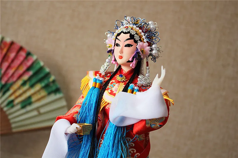 Size comparison of 32cm Beijing Opera silk doll with measurement reference guide.