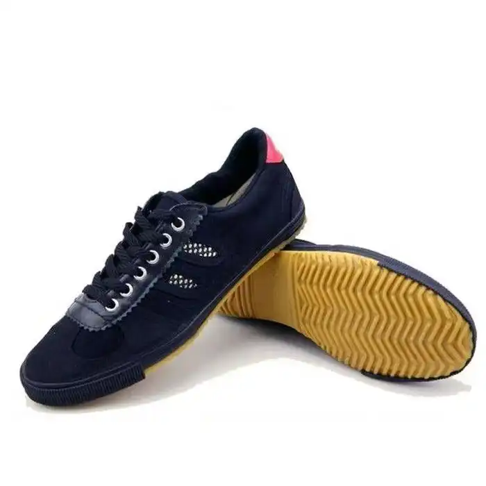 Professional martial arts shoes suitable for karate taekwondo kung fu and tai chi practice.