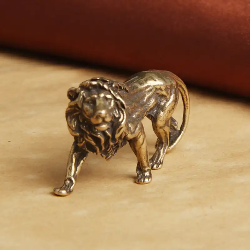 Vintage brass lion miniature figurine desktop decoration pure copper handcrafted statue.