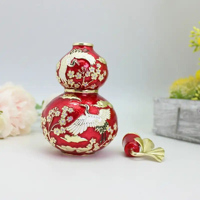 Wu lou feng shui trinket box as gift presentation for special occasions.