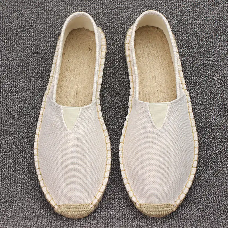 Vintage Tai Chi shoes size comparison chart showing unisex fit for men and women practitioners.