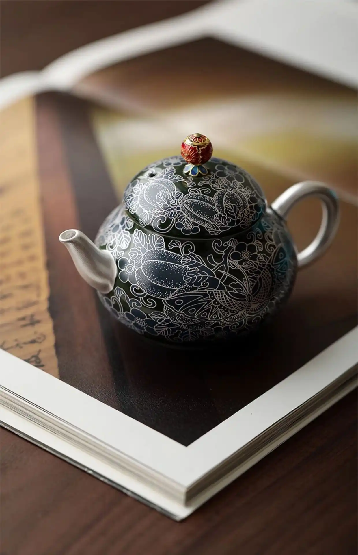 Beautiful butterfly pattern ceramic teaware reflecting traditional Chinese cultural heritage and craftsmanship.